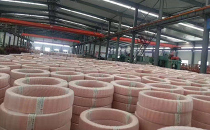 Polieren van koperen buizen